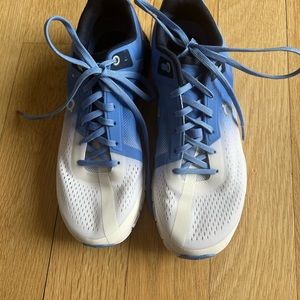 Women’s ON Cloud running sneakers